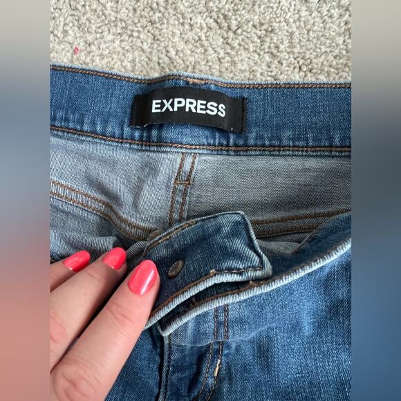 Express medium wash cut off frayed “midi” mid rise shorts size 12 - Picture 5 of 7